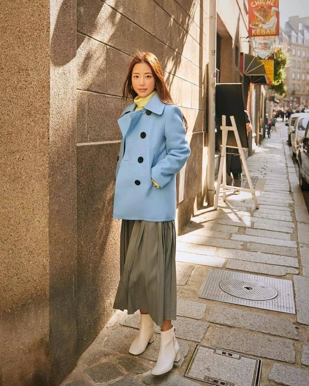 穿衣怎么告别土气,穿搭以蓝色为主