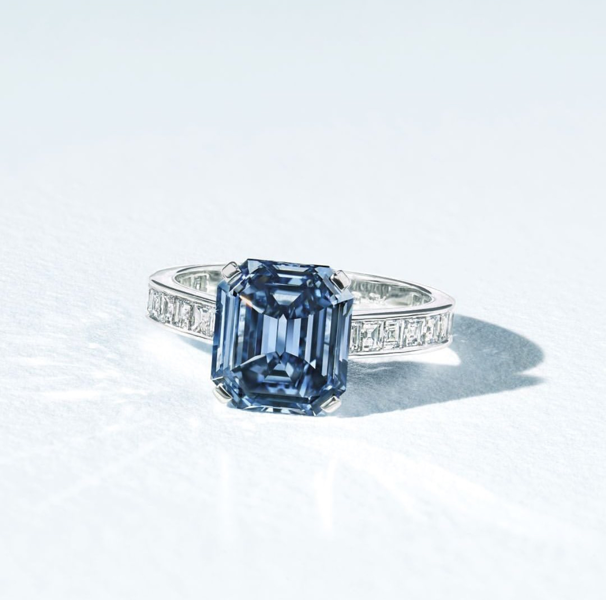 香港佳士得拍卖翡翠项链,佳士得拍卖行珠宝拍卖