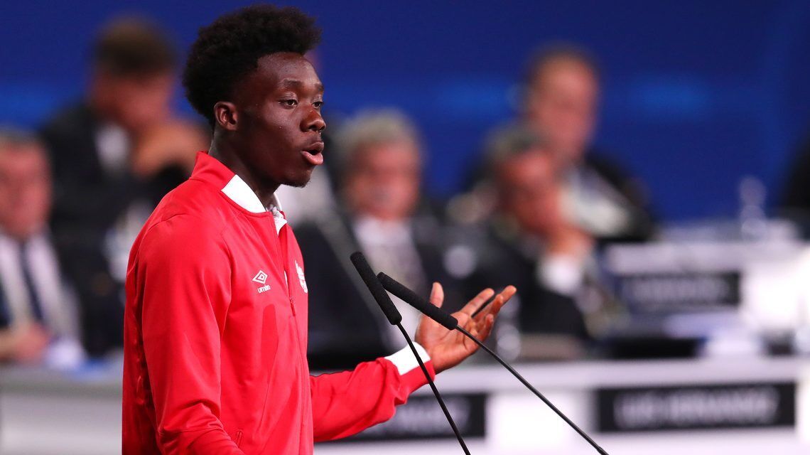 辛酸史！19岁的他活成了一部热血动漫！从难民营飞驰到欧冠赛场