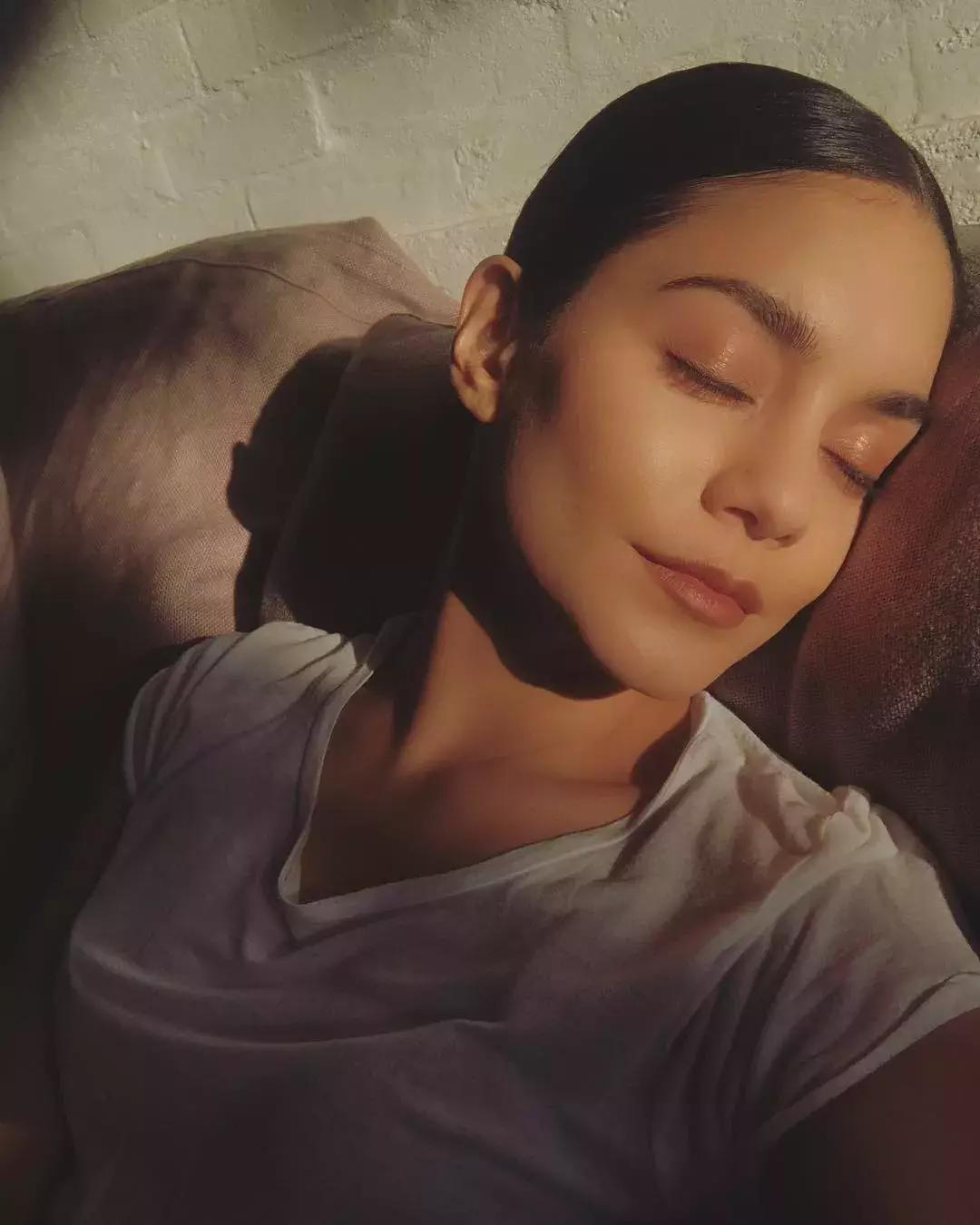 天天敷面膜为什么脸上还是起皮,敷面膜的时候皮肤刺痛是什么原因