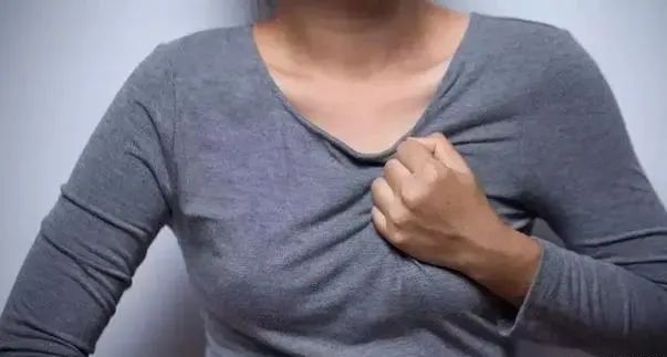 23岁年轻女孩查出乳腺癌,23岁姑娘得了乳腺癌