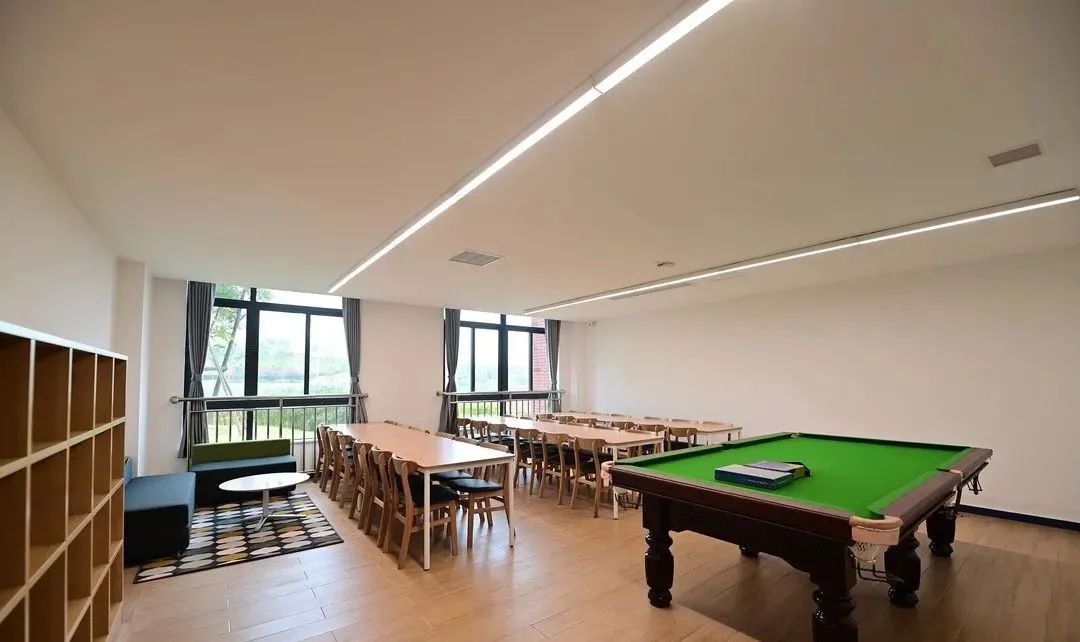 重庆环境最好的学校,重庆哪所学校宿舍和伙食最好