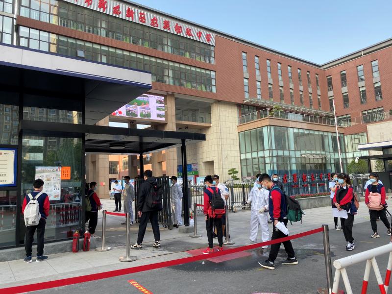 许久不见！你好校园：郑东新区中学全面复学，1.7万学子书声琅琅