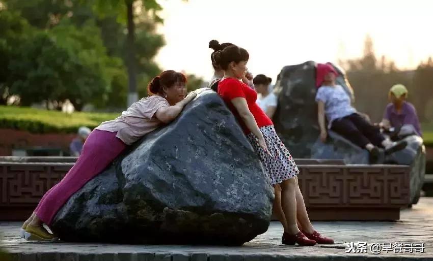 你根本想象不到民间健身有多狂野,你想象不到的健身方式