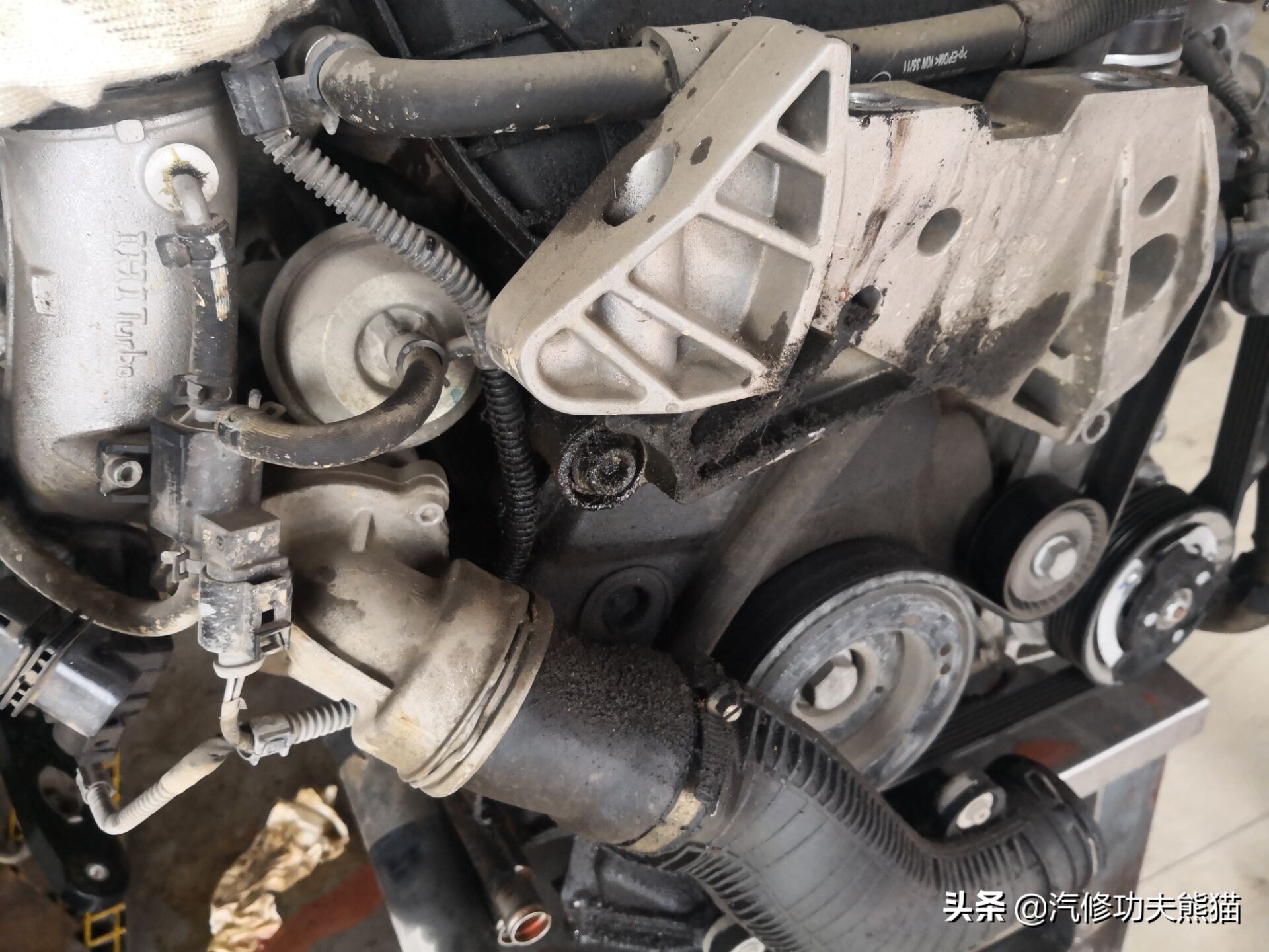 大众夏朗烧机油用什么燃油宝,2012款夏朗2.0t烧机油怎么处理