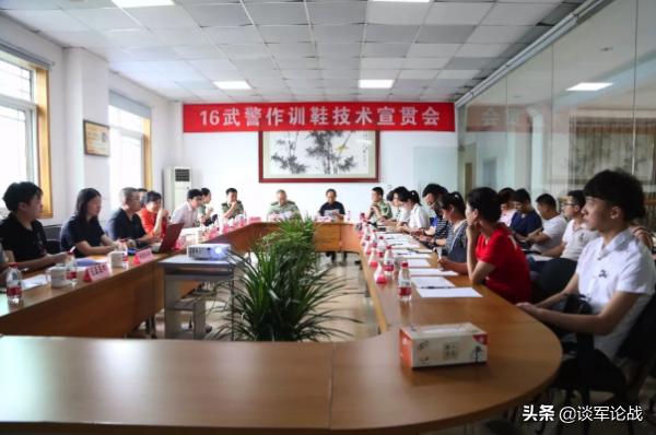 中国陆军新式迷彩鞋,中国陆军特种迷彩鞋