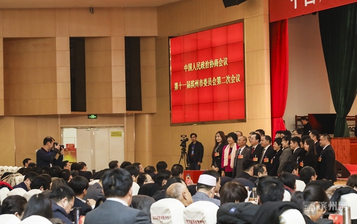 2018时光已走滨州日报90后小美摄影记者定格了您的最美