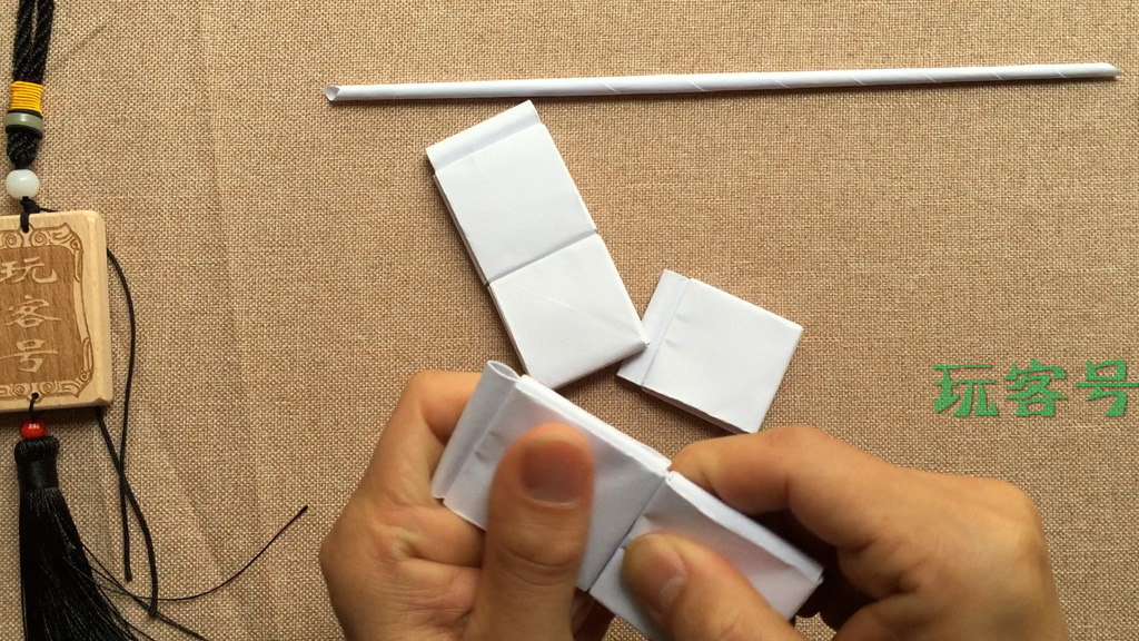 驳壳枪折法图片,80后驳壳枪折纸