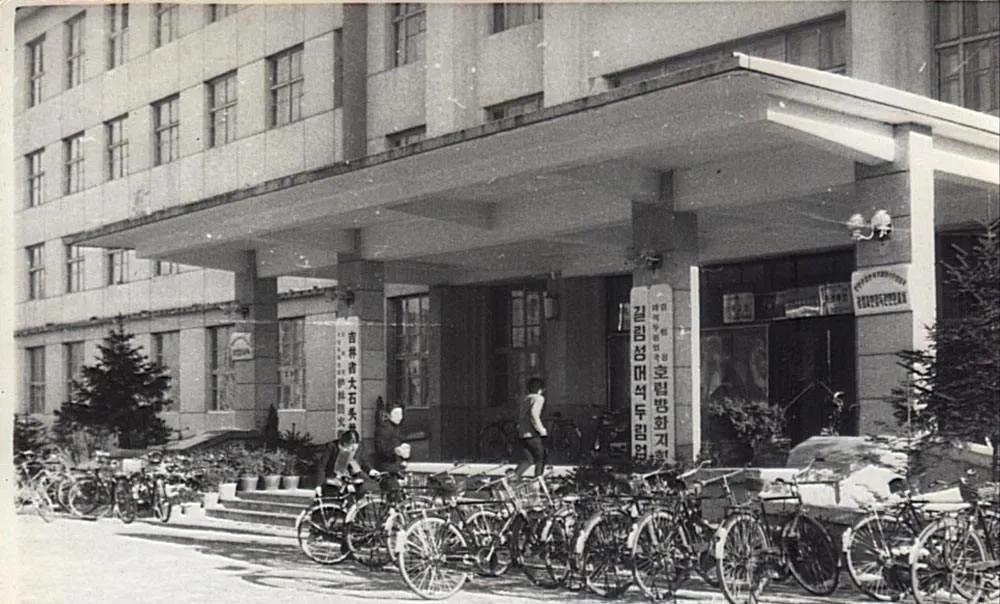 30年前没有公考时，他们都是这样进入体制的