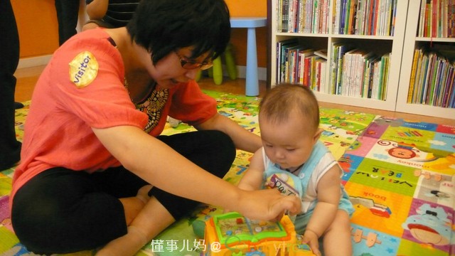 北京妈妈给孩子报补习班花好多钱,0-3岁儿童启蒙早教鸭子学说话