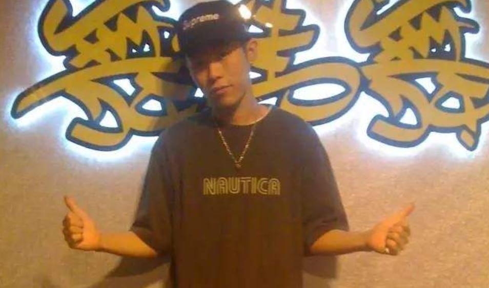 跟王一博一起采访,和王一博聊什么