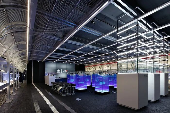 阿迪达斯首尔限定,首尔阿迪达斯店