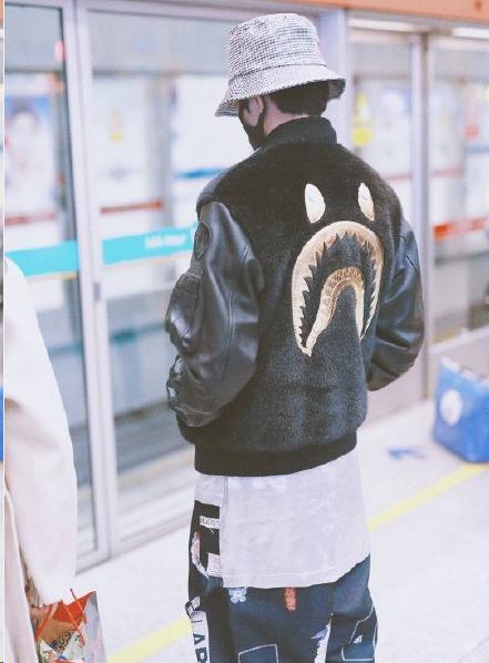 男生应该怎么穿搭春天,男生春天怎么穿搭