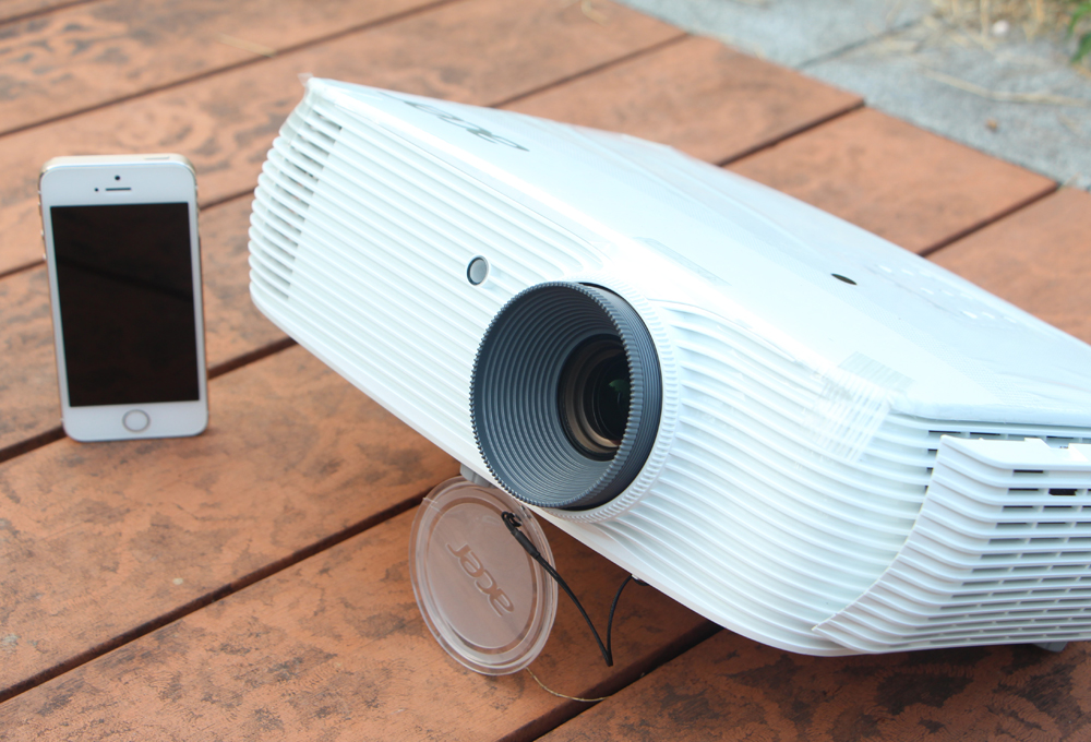 实用才是大面子，100吋无屏电视来啦-AcerH5382BD投影机测评