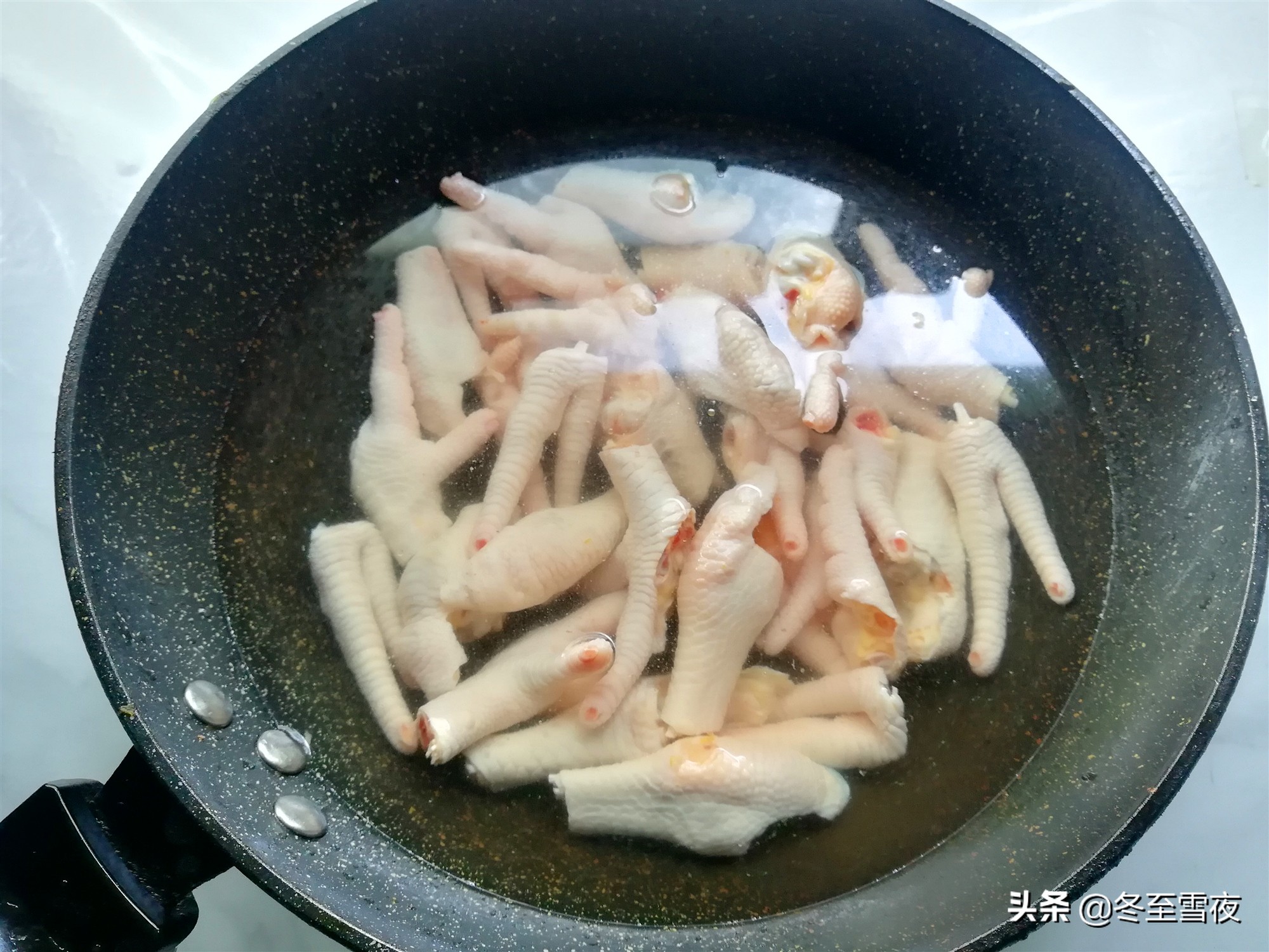 泡椒凤爪的简单做法教程,泡椒凤爪怎么做简单好吃