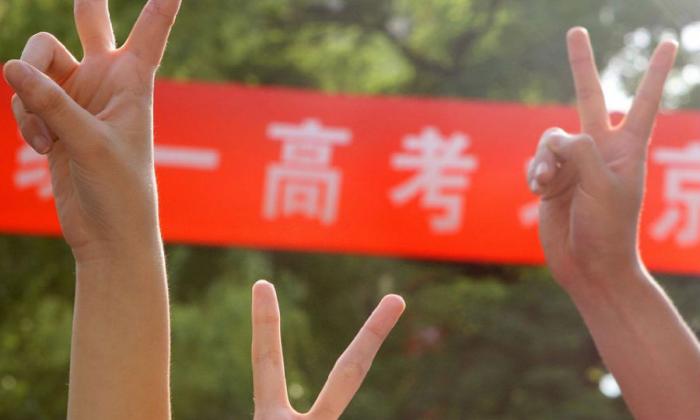 普通家庭去读民办三本太难了,普通家庭不配读三本怎么办