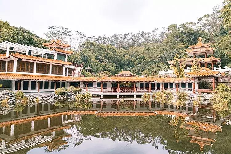 隐藏在梧桐山里的世外桃源,深山独门独户世外桃源