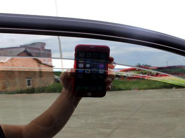 汽车晴雨挡用哪种安装方法好,汽车装晴雨挡好不好啊