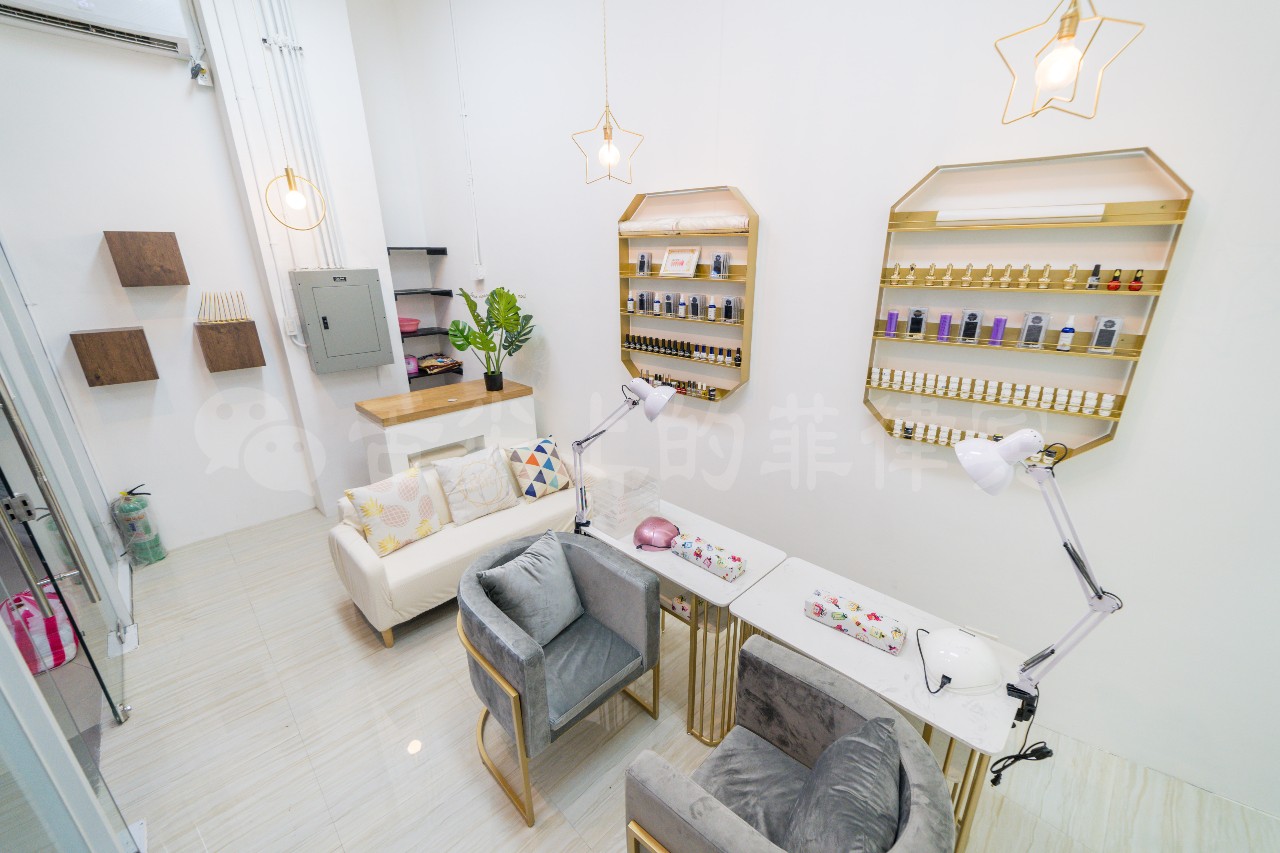 90后美女开了一家美容院,90后美女开直营店