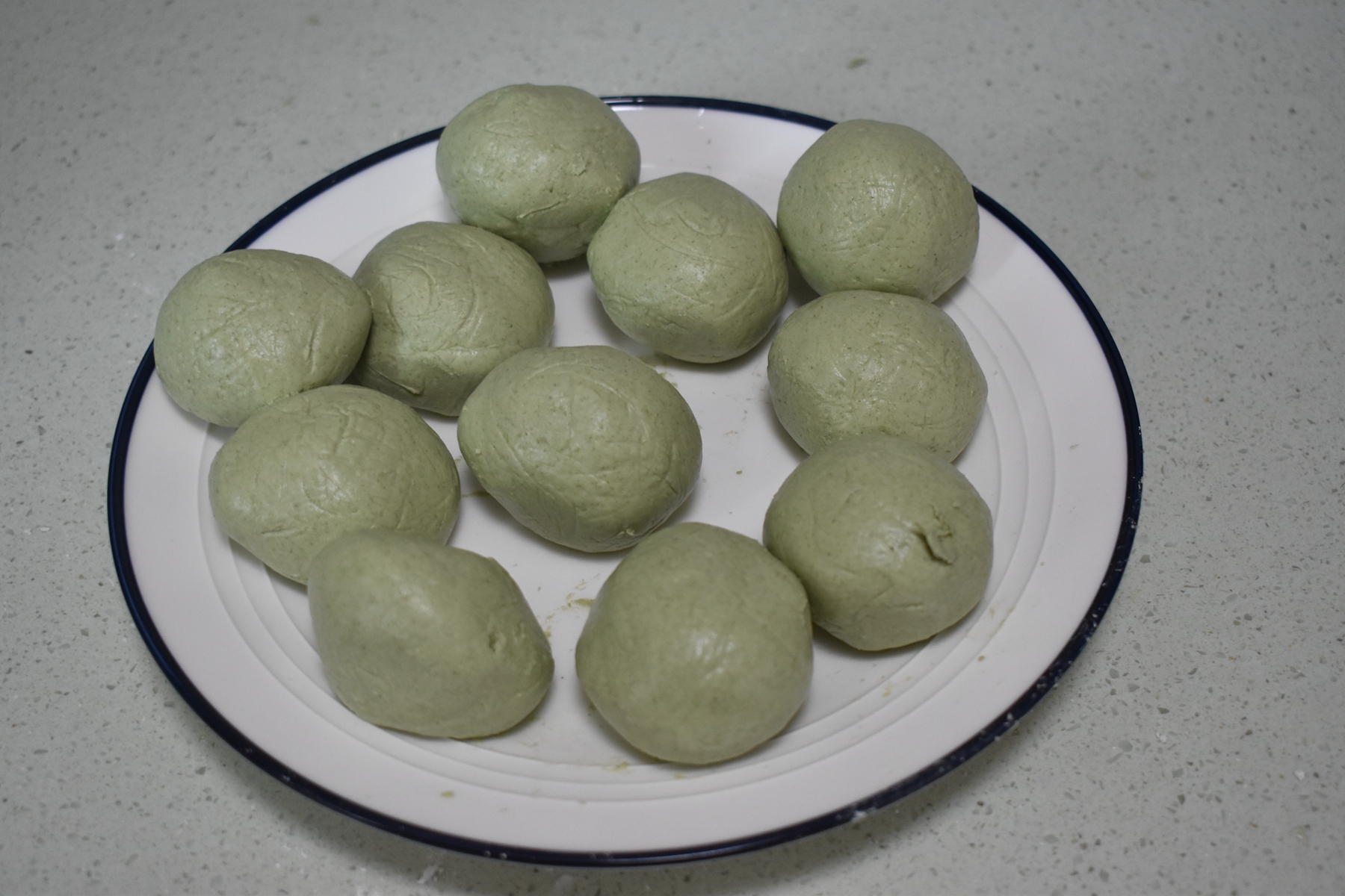 青团最正宗的懒人做法,4分钟教你在家做青团比买的好吃