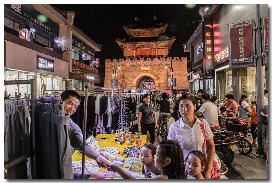 安阳最好的夜市推荐,安阳钟楼夜市一条街