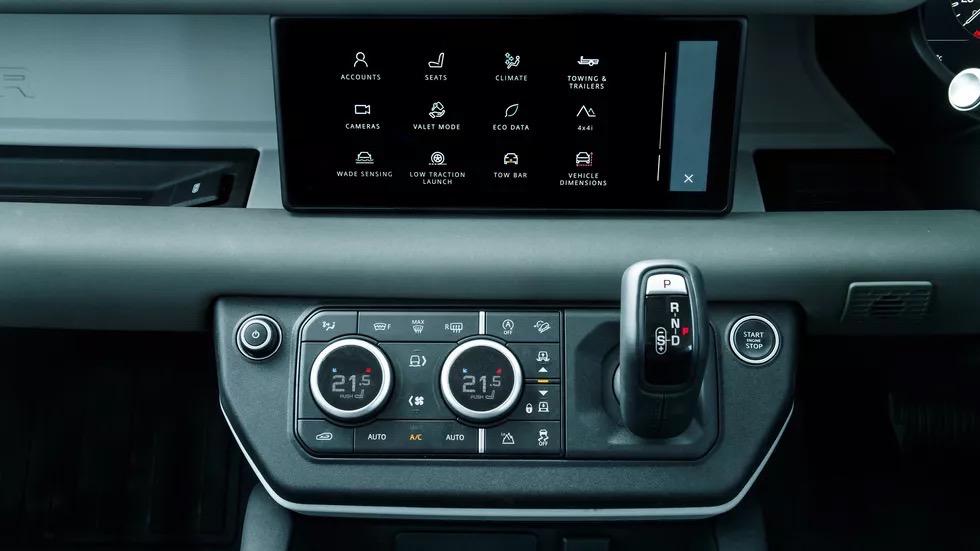 2023款路虎卫士110p400x驾驶感受,2024款路虎卫士110版测评