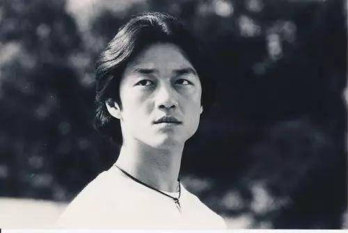 谢霆锋李亚鹏最新状况,李亚鹏惨状