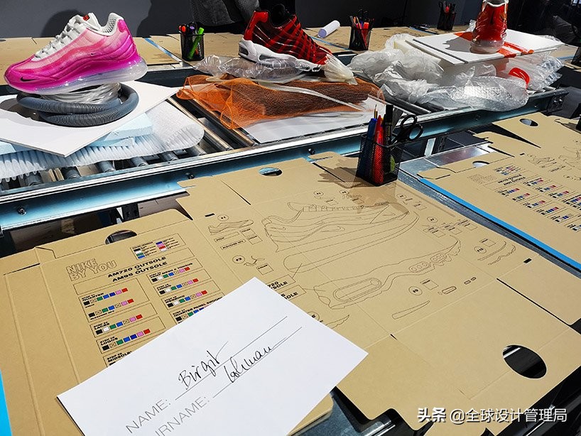 耐克设计师在米兰定制车间首次推出NikeAirMax