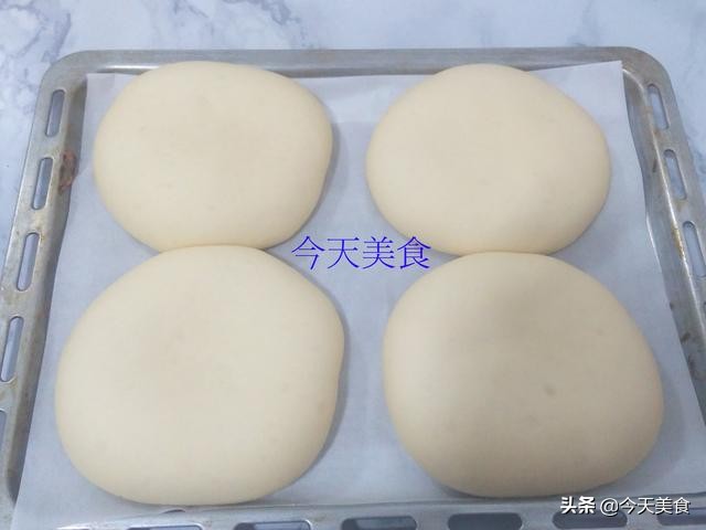 怎样用面包机做出松软拉丝的面包,手工制作面包