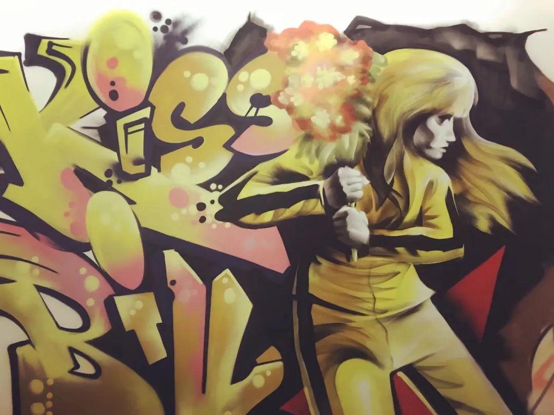 跨界首秀！街头涂鸦x花艺装置艺术，打造全球最IN潮流现场