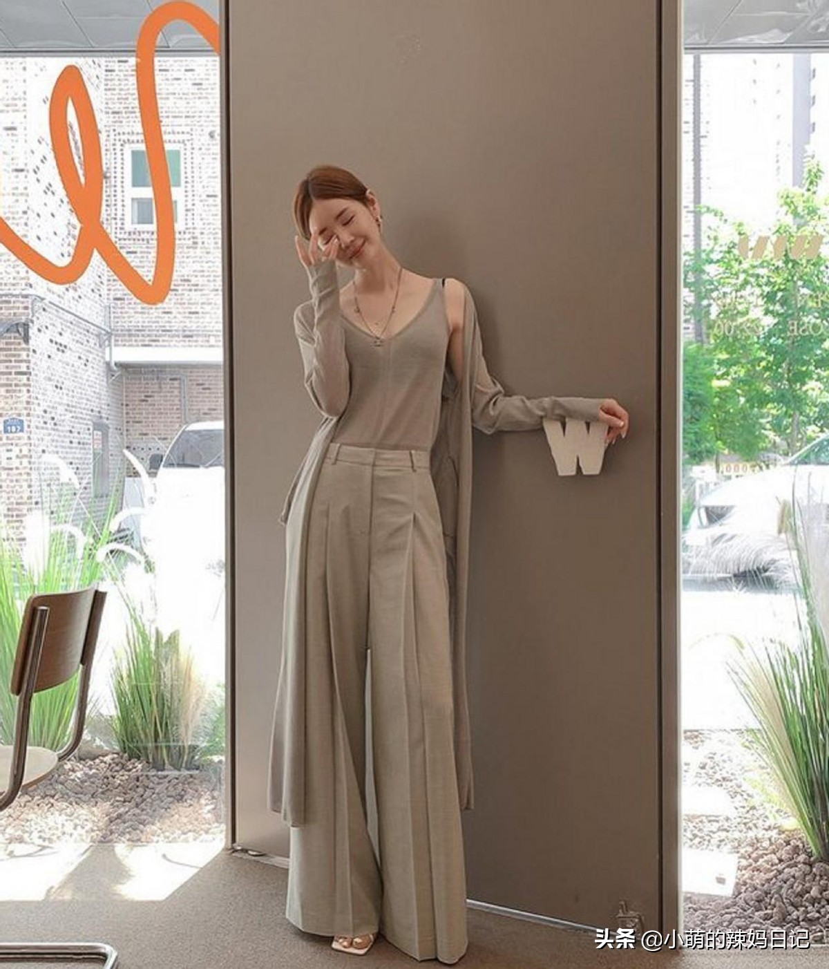 今年超火的阔腿裤穿搭显高,阔腿裤搭配什么上衣好看才有气质