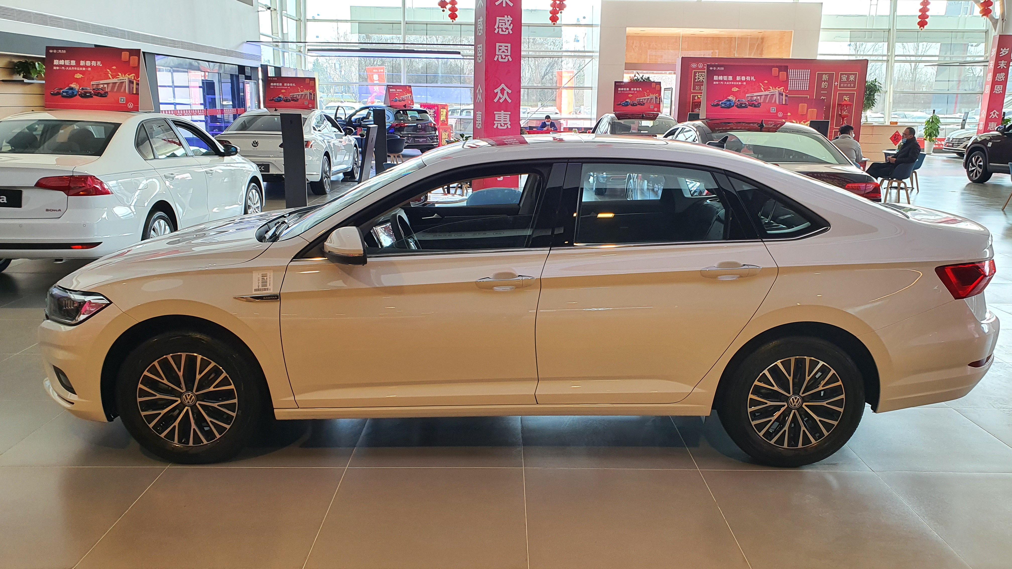 顶配速腾和低配迈腾怎么选,预算17万买二手车推荐