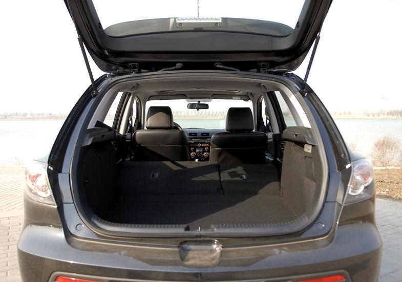 不多见的进口车品牌,老马自达3两厢2.0