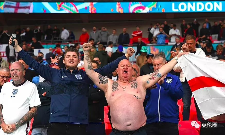 街头斗殴、醉酒裸奔...一大波短裙男子不顾警告涌入伦敦