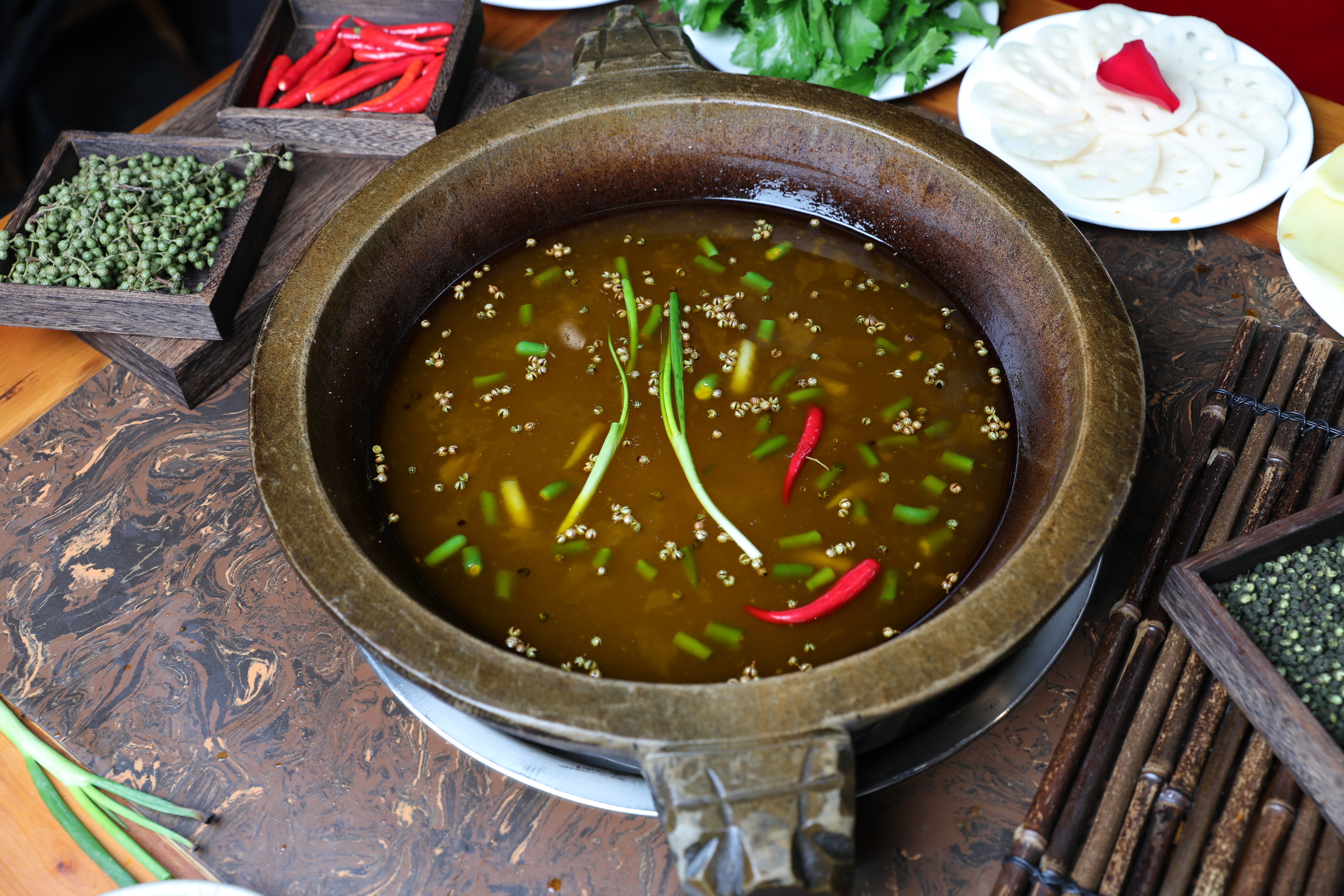 石锅苗苗鱼是加盟店吗,石锅苗苗鱼加盟连锁店