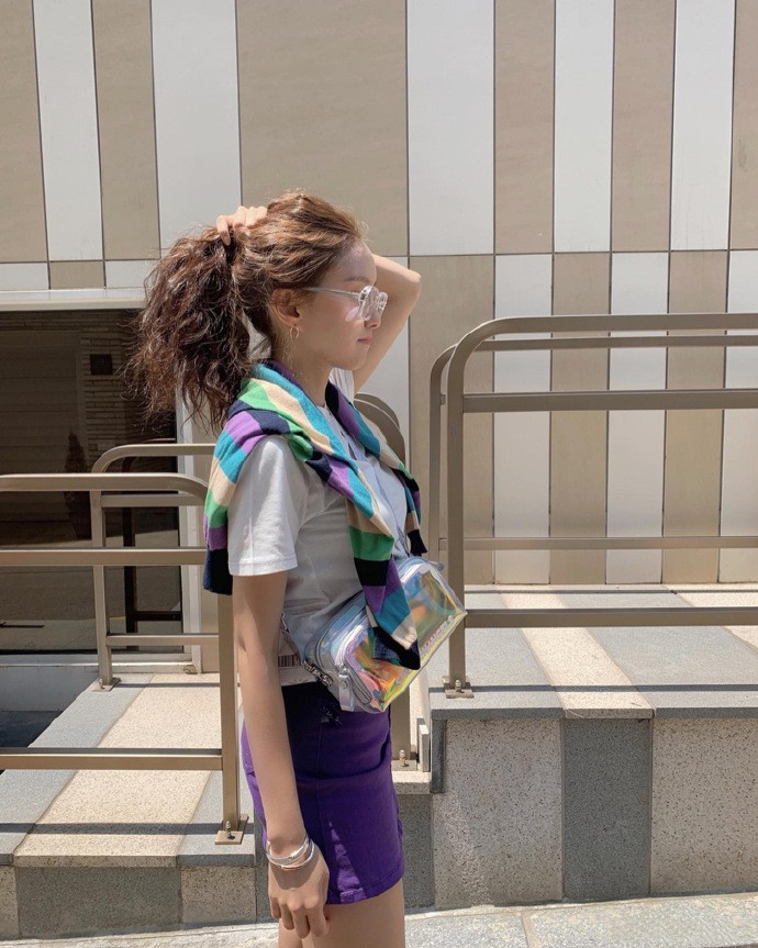 朴孝敏极简穿搭质感十足,朴孝敏时尚迷人