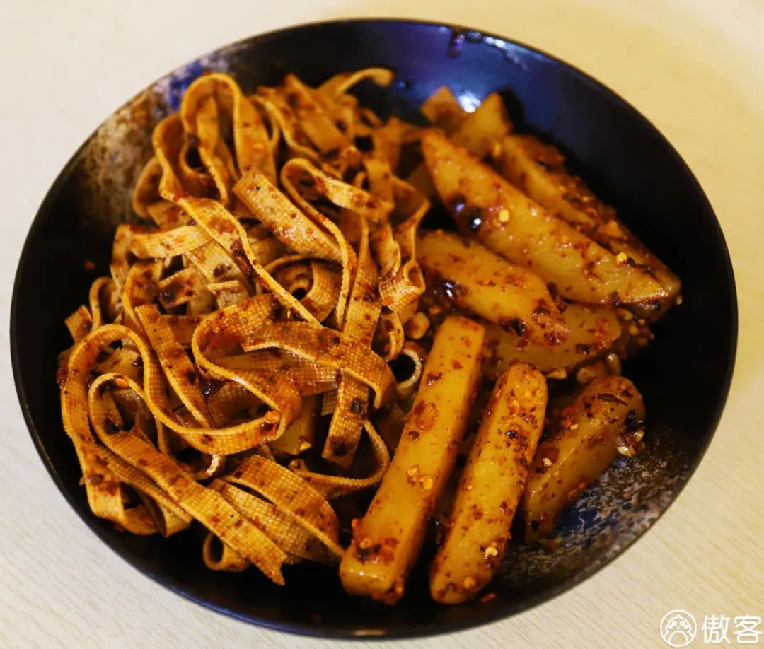 终于吃到超好吃的凉米线,一碗凉米线就能很满足