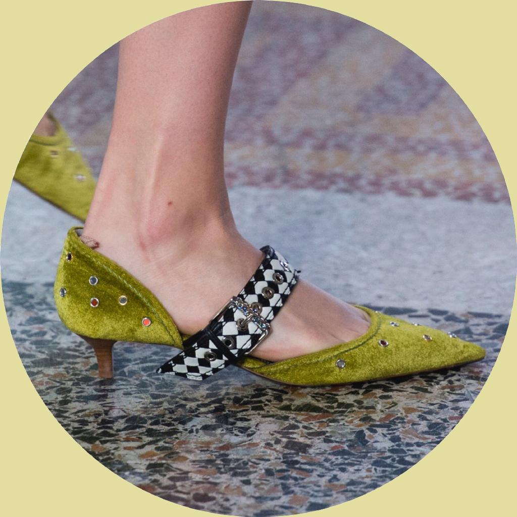 脚宽怎么穿鞋才好看,大胖脚怎么穿鞋好看学生