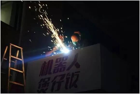 抗疫机器人和智能装备,机器人助力疫情防控物资生产