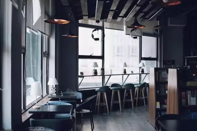 岳阳往东，连接新老城区的天伦城如今风光不再？