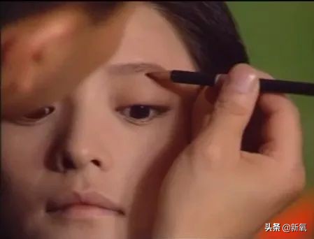 简单快捷适合各种脸型的毛眉画法,毛戈平标准眉形理论