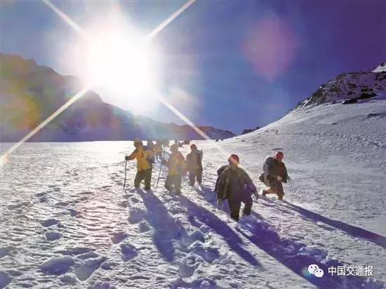 在改革开放中奋勇前行,与改革开放携手前行