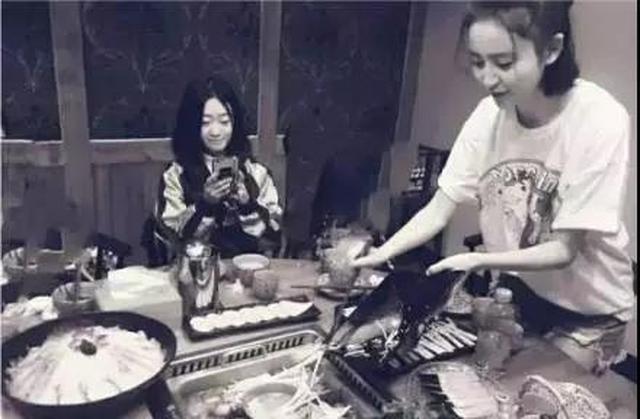 送全套化妆品，写C语言互动……这届明星的宠粉手段也太高了吧