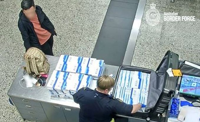 中国旅客被关小黑屋,6名中国人在澳洲被抓