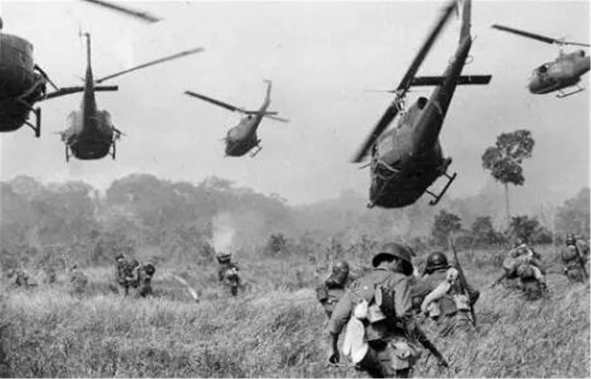 越南女兵被美军用了什么刑,美军如何对待越南俘虏