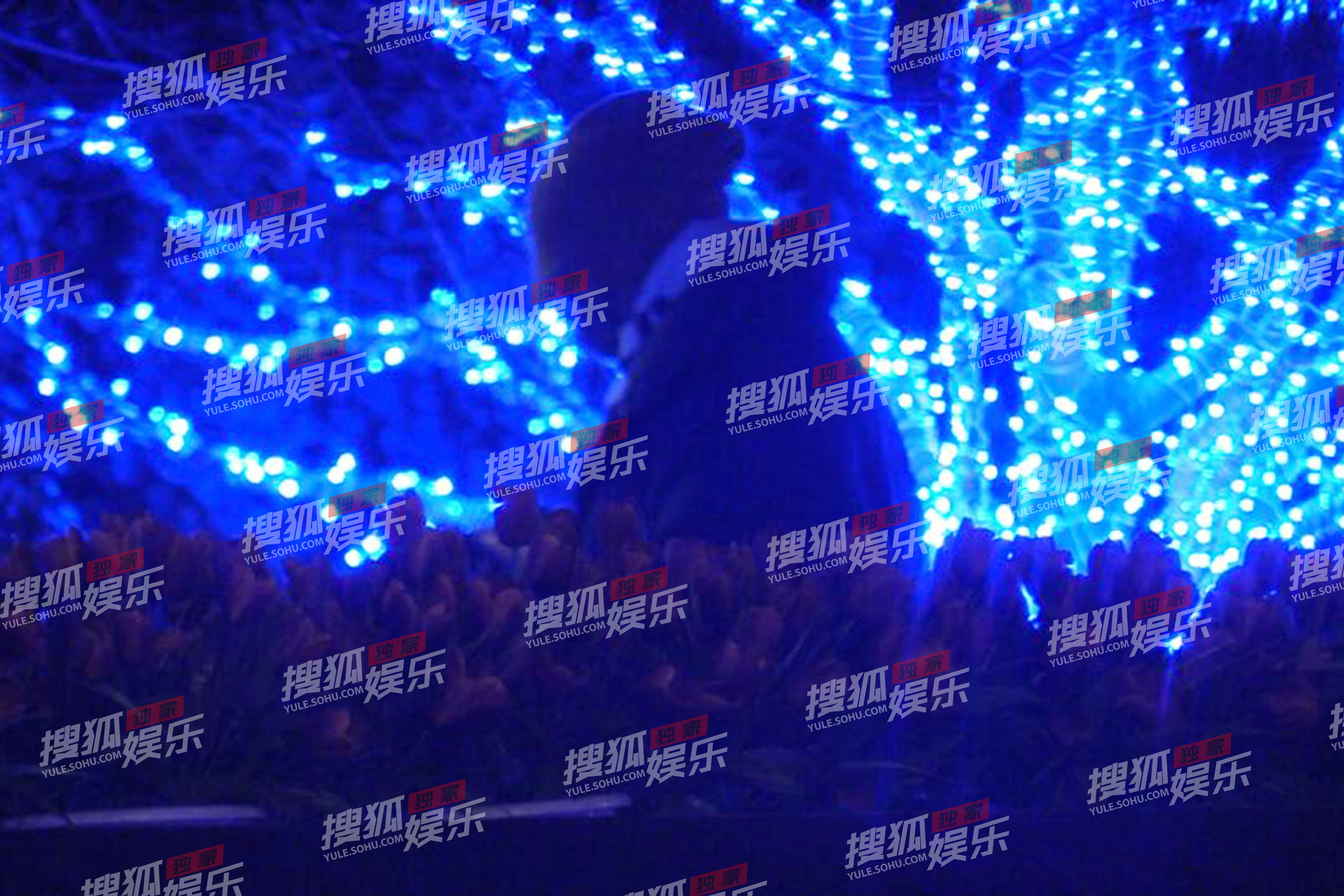 新女友才被马蓉骂成馊包子,王宝强就夜里零丁去前妻家接儿子了？