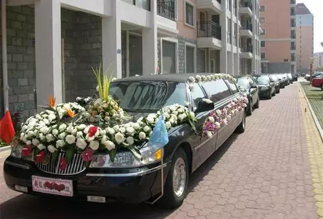 这些车经常被借去当婚车，BBA都不算啥，最后这款才是王者！