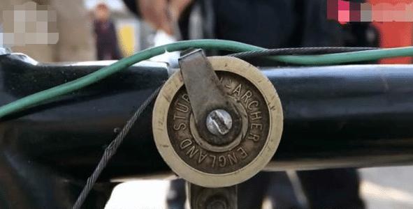 自行车改装豪华汽车,老爷爷爆改自行车