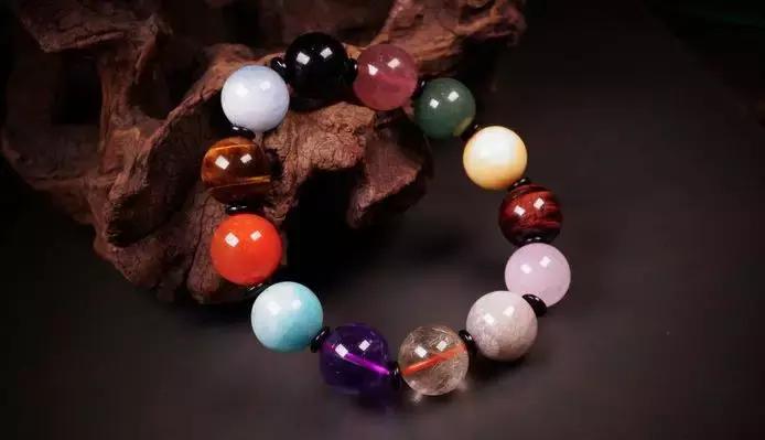 男士戴108蜜蜡串合适吗,男人可以戴石榴石手串吗