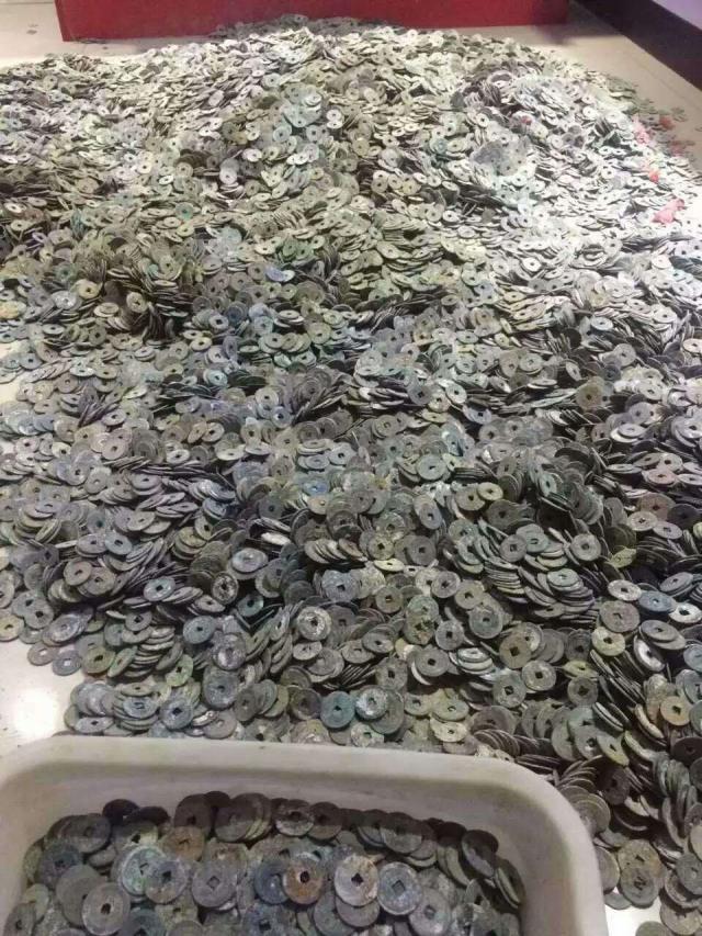 如何清理古币上的锈迹,古币不清楚什么方法可以清理干净